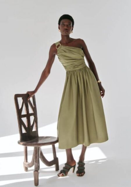 JOSEPH_MODEL_WEARING_FLAVIA_COAT_MAHOGANY