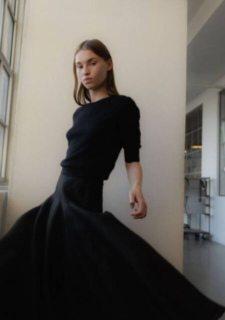 MODEL_WEARING_HERSKIND_GRETA_SKIRT